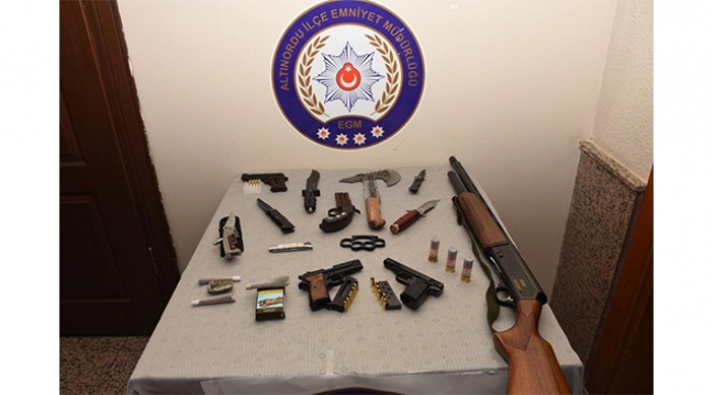Kumar oynanan barakadan cephanelik çıktı