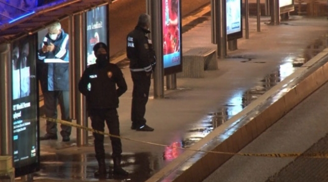 Metrobüs durağında ki şüpheli bavul paniğe neden oldu