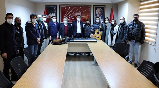 Müzisyenler açlıkla karşı karşıya!