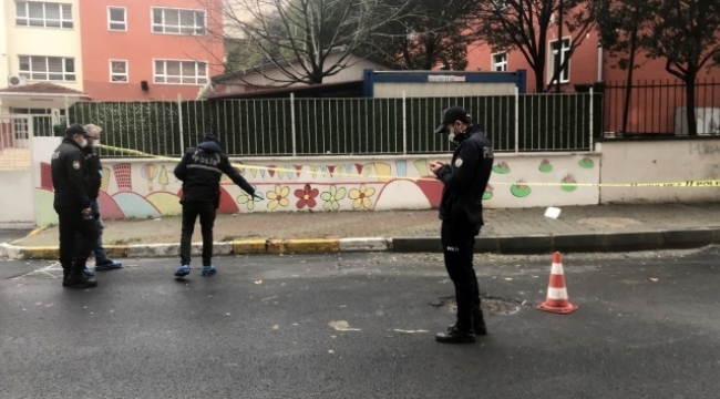 Okulun önünde bulunan kişiyi ayağından vurarak kaçtı