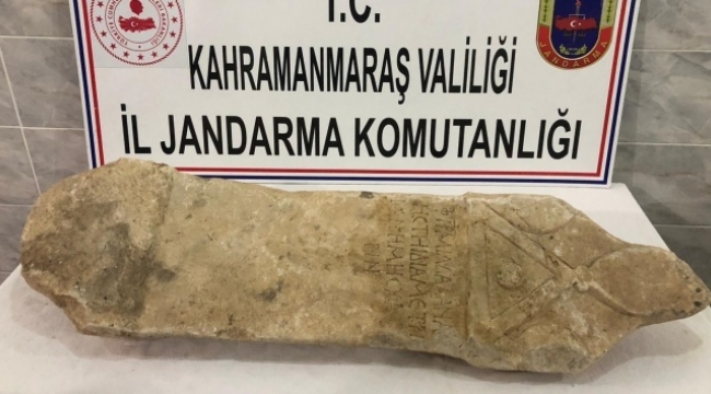 Roma dönemine ait mezar stelini ile yakalandı