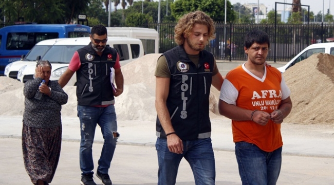Uyuşturucu taciri anne oğul yakalandı