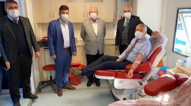 Kızılay dostu Zeydan Karalar’a teşekkür plaketi
