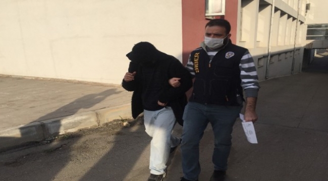 Kredi kartı bilgilerinin koplayarak alışveriş yaptılar