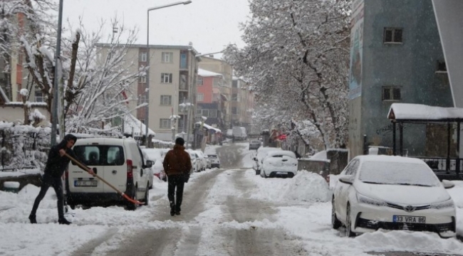 174 köy yolu ulaşıma kapandı