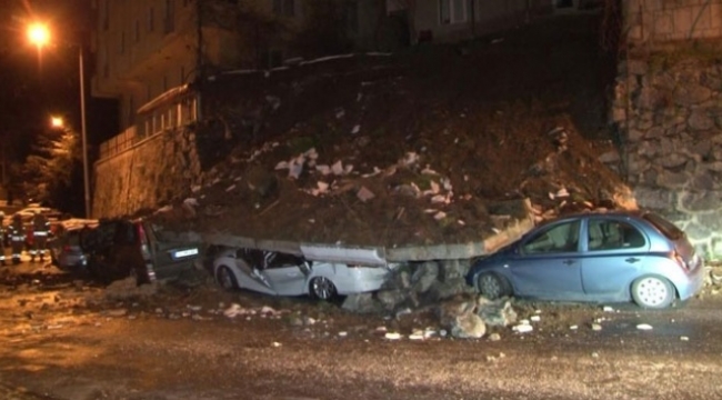 4 araç enkaz altında kaldı