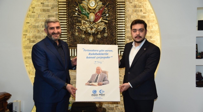 "Bir milletin asıl gücü inançlı ve imanlı gençliğidir"