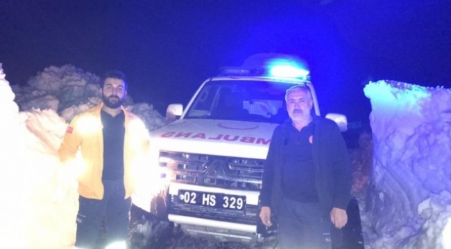 Düşen çığ hastaya ulaşımı engelledi