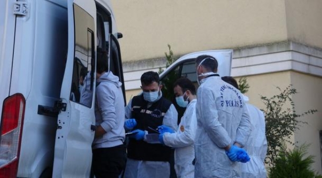 Eşinin kafasını ezerek öldürdü