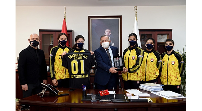 ‘HEDEFİMİZ ADANA’YI SPOR KENTİ HALİNE GETİRMEK’