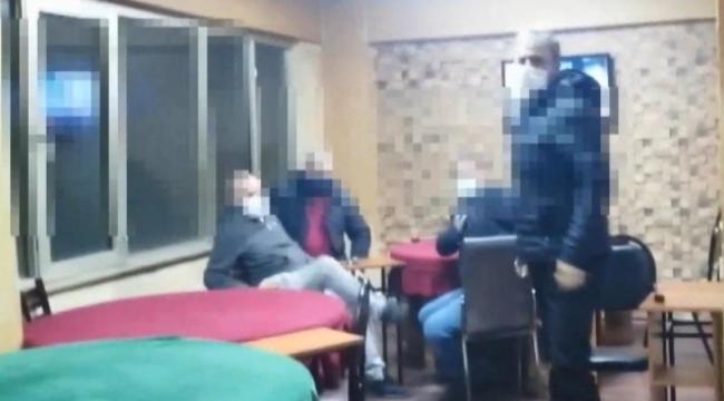 Kumar oynarken suçüstü yakalandılar