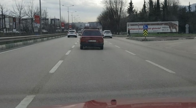 Otomobilin üstünde tüple yolculuk