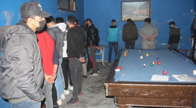 Restoran görünümlü bilardo salonuna baskın