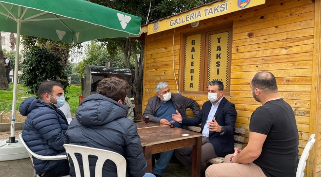 ‘Taksiler durakta bekliyor’
