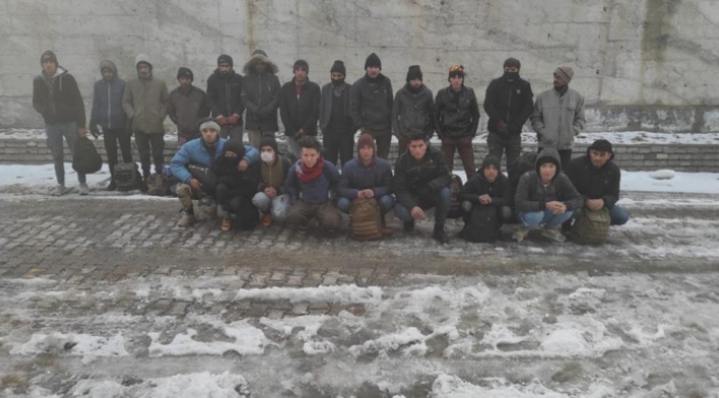 22 düzensiz göçmen yakalandı