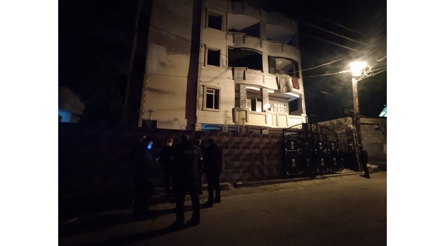 Evlenmelerine izin verilmeyen gençler 4 katlı evin damından el ele tutuşup aşağı atladılar