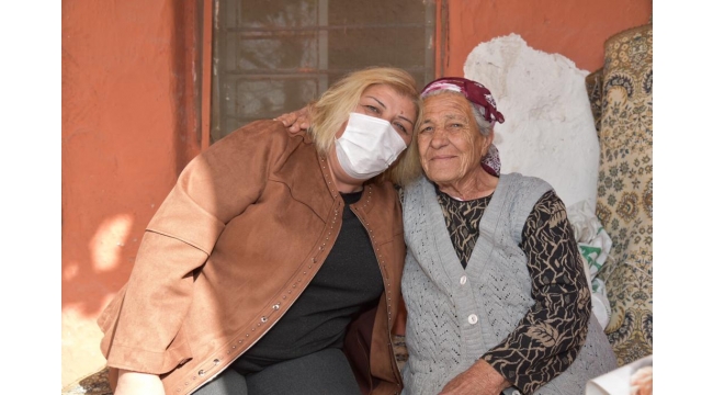 İLK KADIN BELEDİYE BAŞKANI İLE İLK KADIN MUHTAR BİR ARAYA GELDİ