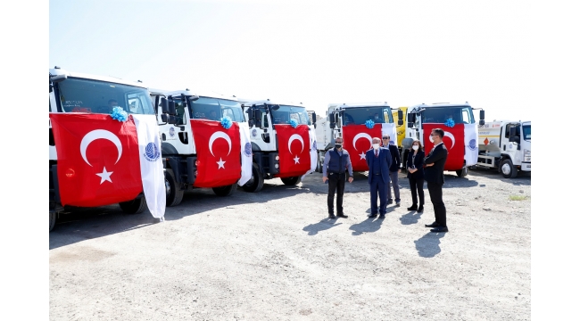 SEYHAN BELEDİYESİ ARAÇ FİLOSUNA 12 İŞ MAKİNESİ DAHA KATILDI