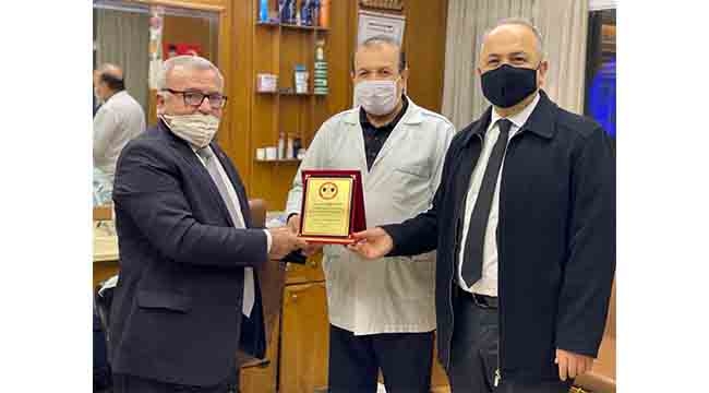 Yarım asırlık berberlere plaket