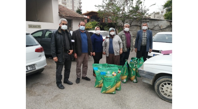 Adana'da üreticileri 19 bin kg tohumluk dağıtıldı