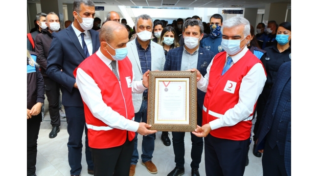 “Türk polisi cephede ve sedyede kanını vermeye hazır”