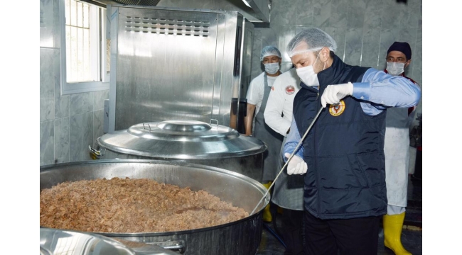 YÜREĞİR BELEDİYESİ HER GÜN 2 BİN 500 AİLEYE SICAK YEMEK YARDIMINDA BULUNUYOR İFTAR YEMEKLERİ KOCAİSPİR’DEN