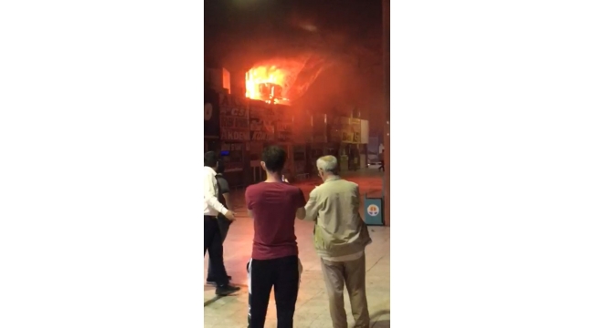 Adana’da otogarda yangın