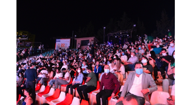 Adana Tiyatro Festivali başladı