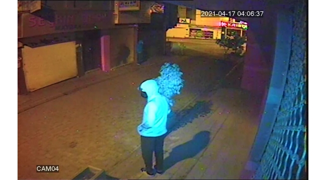 Çelik kasadan 200 bin lira çaldı