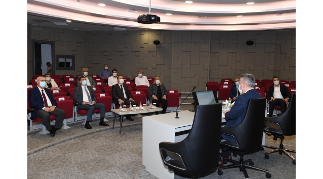 CEYHAN OSB MÜTEŞEBBİS HEYETİ TOPLANTISI VALİ ELBAN’IN BAŞKANLIĞINDA GERÇEKLEŞTİRİLDİ