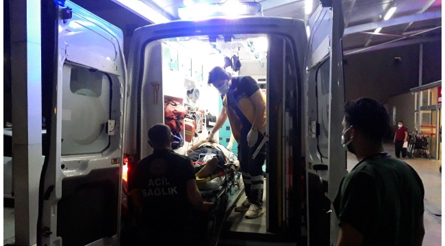 Çiftçi traktörü ile kanala devrildi