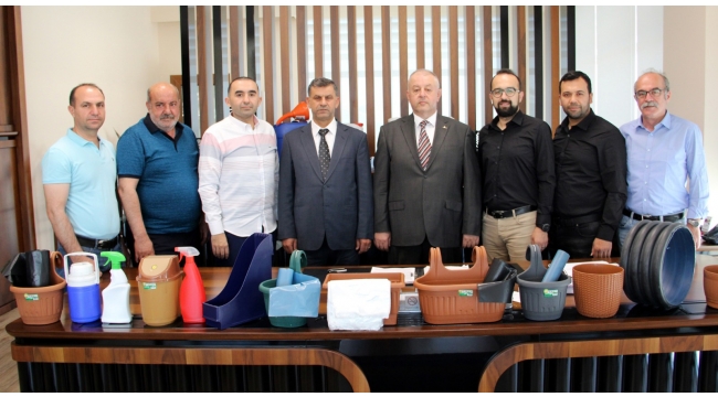 ‘ÇÖP DEĞİL HAM MADDE İTHAL EDİYORUZ’