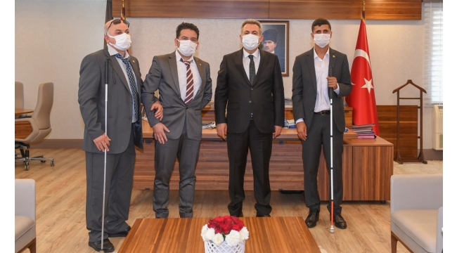 ENGELLİ DERNEKLERİNİN YÖNETİCİLERİ VALİ ELBAN’I ZİYARET ETTİ