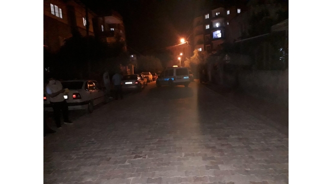 Eve kurşun yağmuru