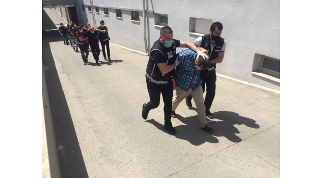 Tabanca merakı öğretmeni silah kaçakçısı yaptı