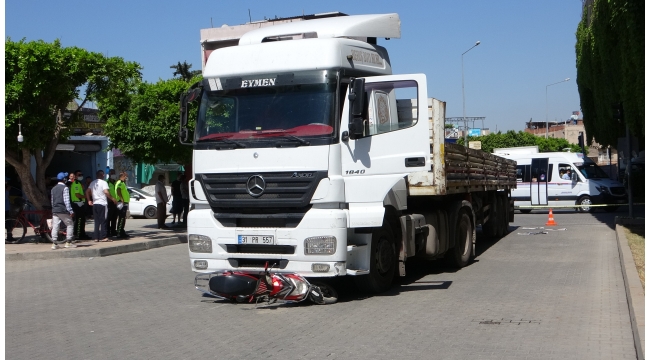 Tırın altında kalan bisiklet sürücüsü öldü