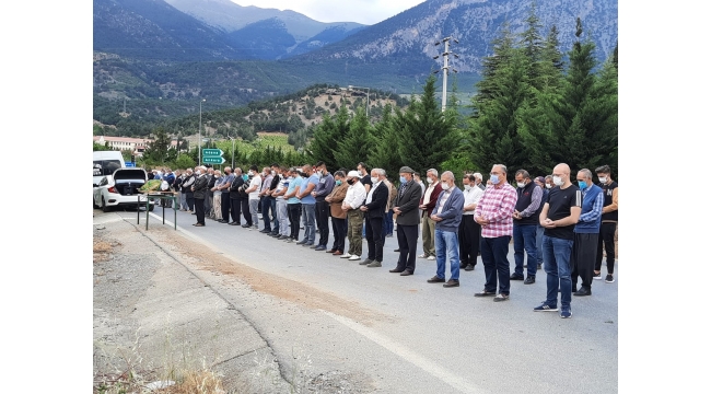 Türk kaptan son yolculuğuna uğurlandı