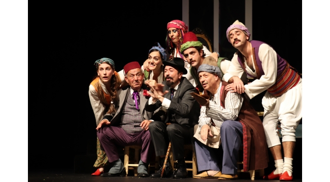   Adana Tiyatro Festivali sürüyor 