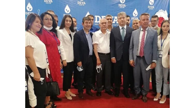 DEVA Partisi Sarıçam ilçe kongresi yapıldı. İl Başkanı Kısacık AK Partiye yüklendi ‘Asıl hainler ülkenin uçuruma gittiğini bilip susanlardır’
