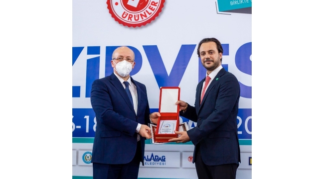 Gökhan Gündoğdu’ya kadınlara destek ödülü