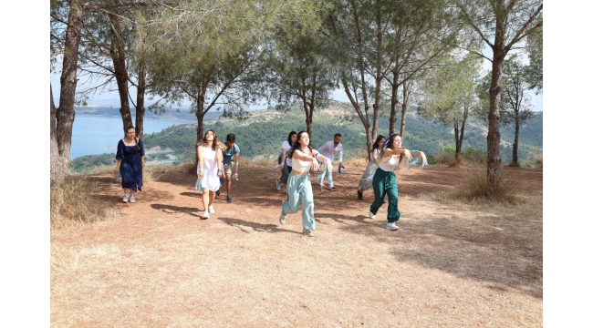 Su için dans ettiler