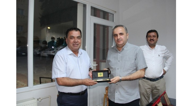 Tayini çıkan müdürlere veda yemeği verildi