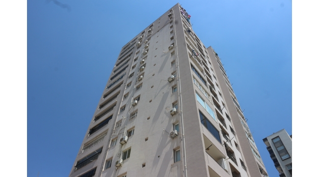 15. kattan düşüp öldü