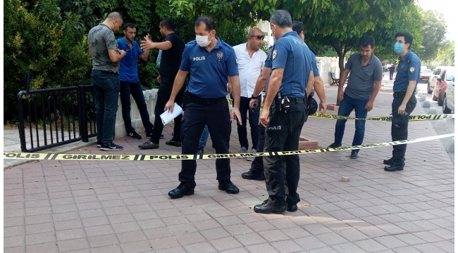 İşyerine girerken silahlı saldırıya uğradı