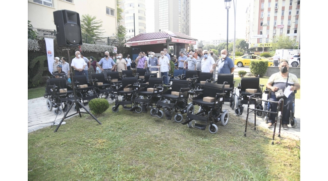 300 engelli vatandaşa akülü ve manuel tekerlekli sandalye