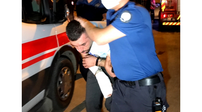 Eşini ve çocuklarını darp etti