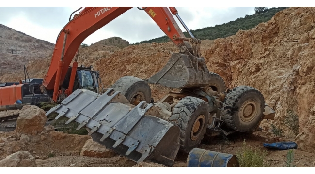 Kepçenin altında sıkışan operatör yaralandı