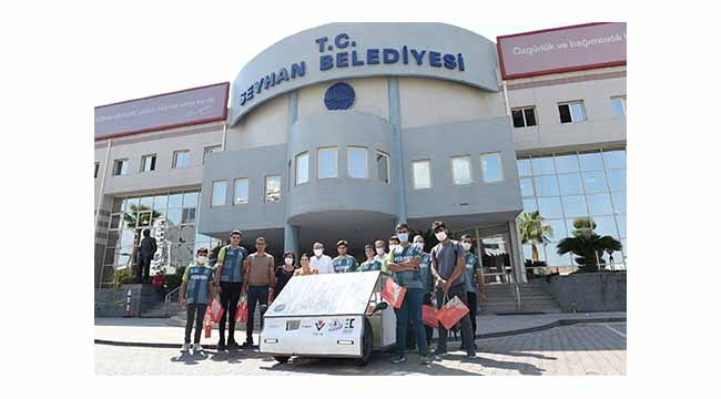 3 ÖDÜLLÜ ELEKTROMOBİL TAKIMINDAN BAŞKAN AKAY’A TEŞEKKÜR ZİYARETİ