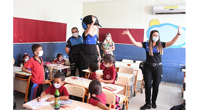 Adana Polis'inden örnek davranış