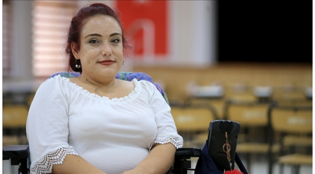 Azmiyle çevresine örnek oluyor